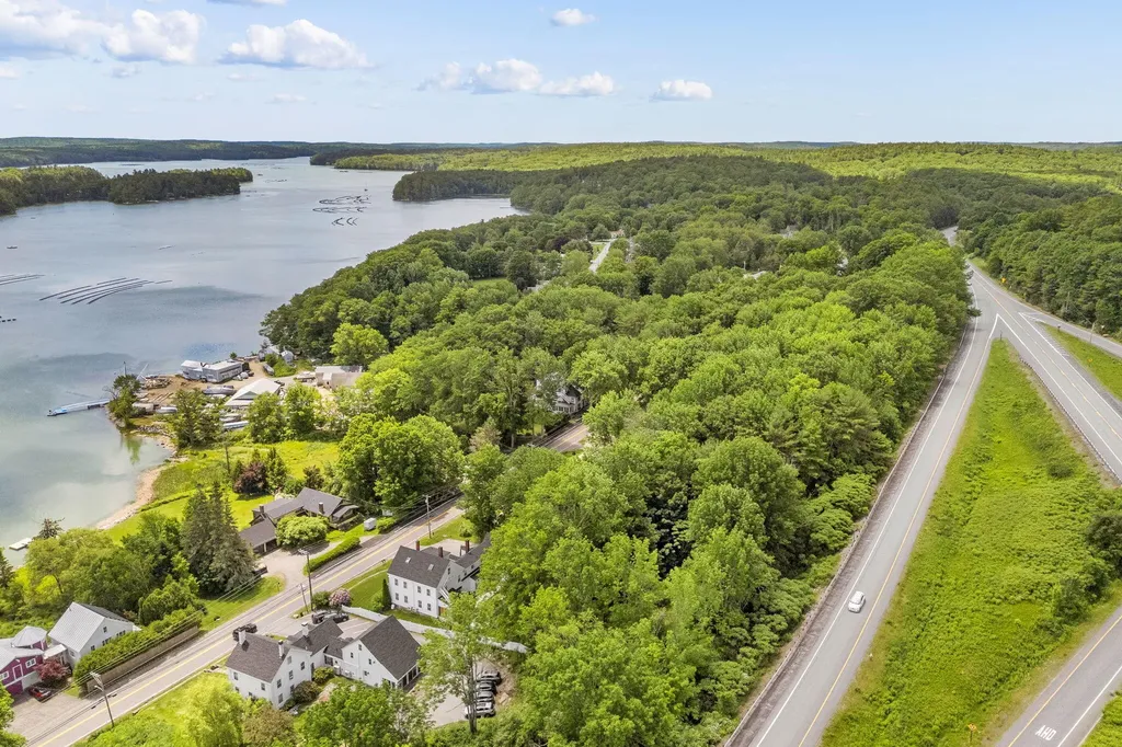 55 River Road Newcastle ME 04553