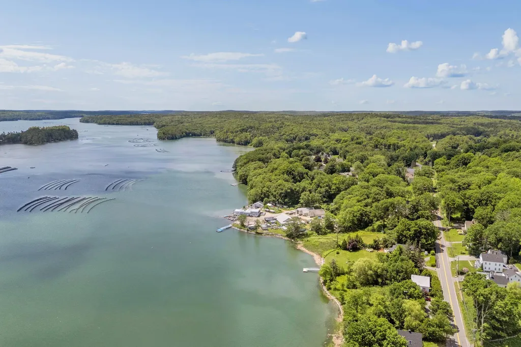 55 River Road Newcastle ME 04553