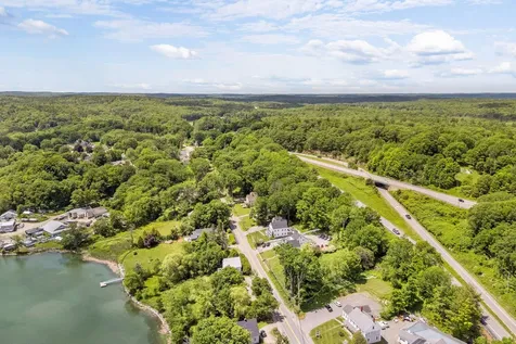 55 River Road Newcastle ME 04553