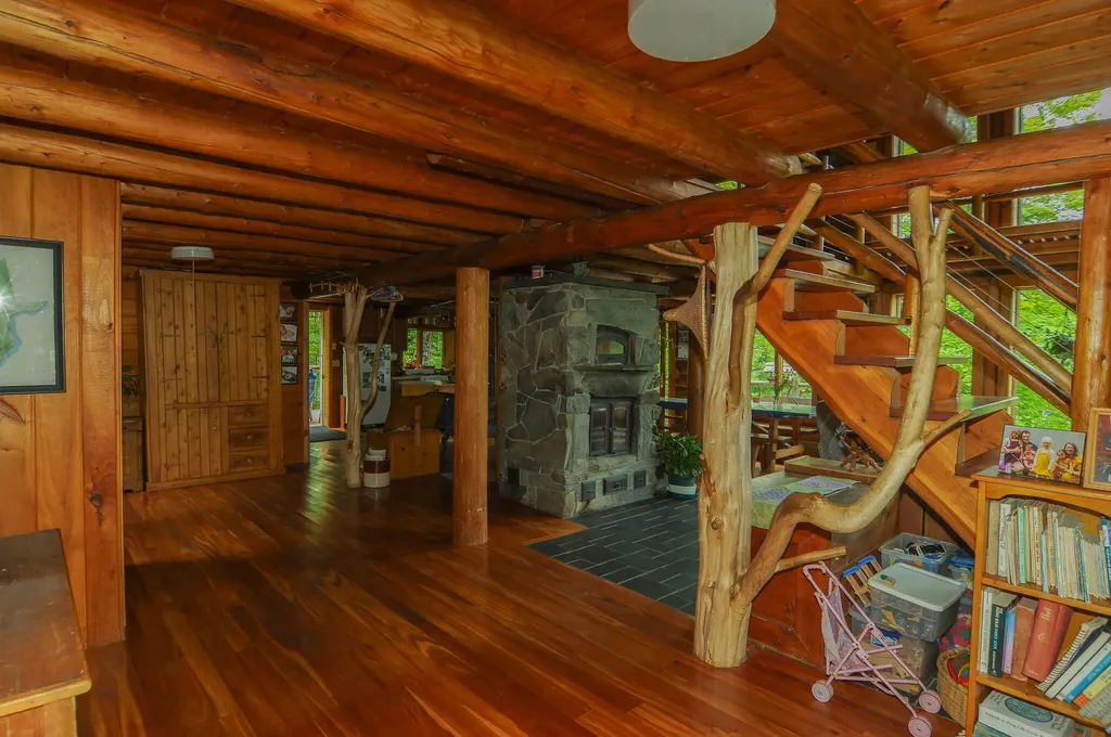 58 River Road Abbot ME 04406