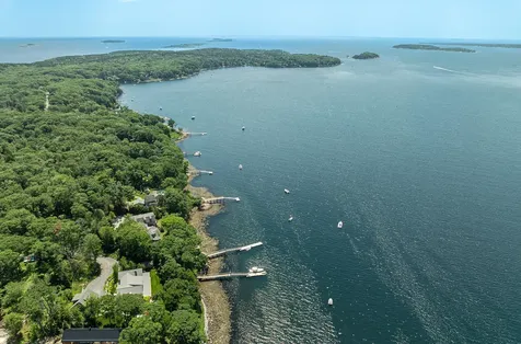 30 Edgewater Way Boothbay ME 04544