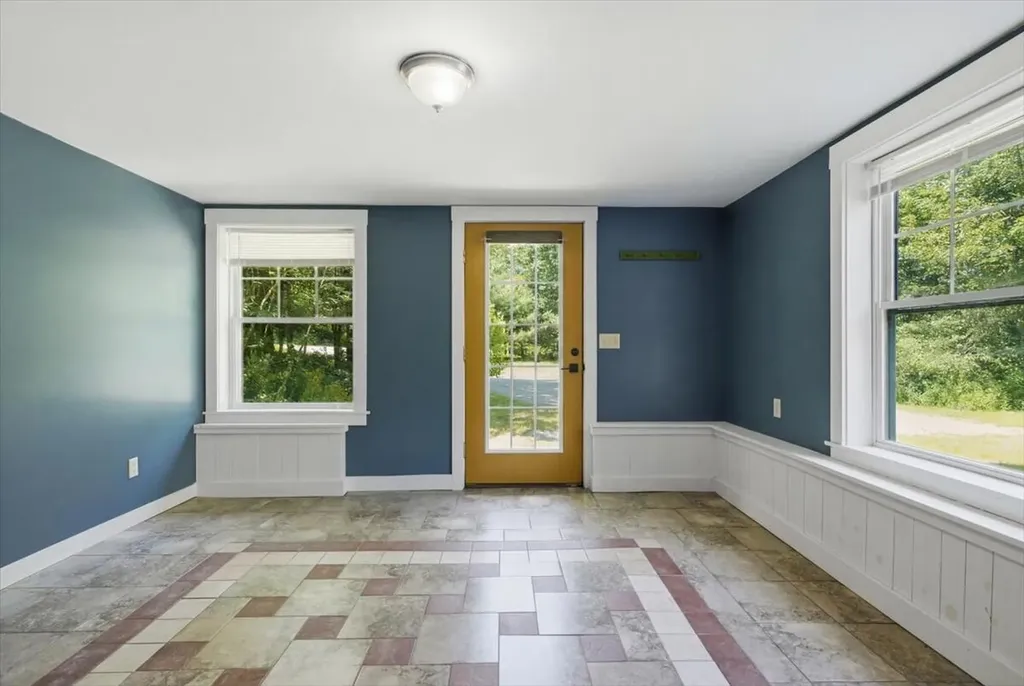 133 Bull Run Road Wales ME 04280