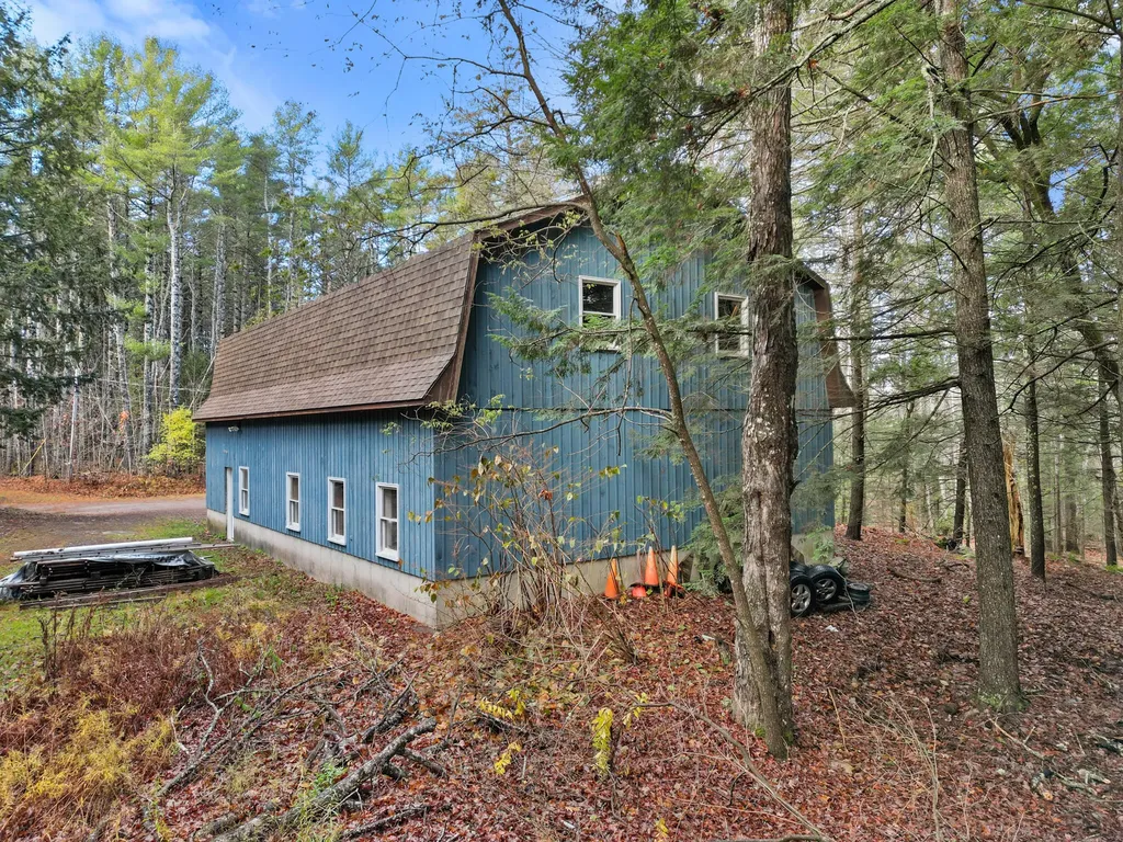 275 Kennebec Road Hampden ME 04444