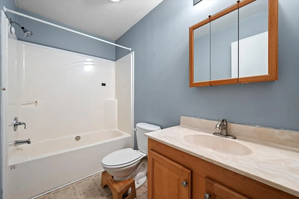 98 Poplar Road Glenburn ME 04401
