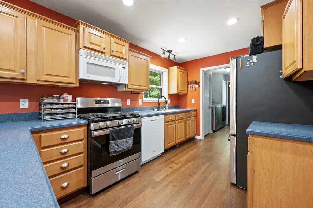 98 Poplar Road Glenburn ME 04401