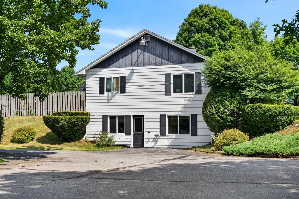 147-151 Dirigo Road China ME 04358