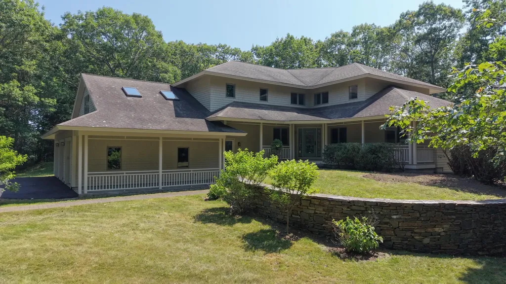 18 Channel View Road Cape Elizabeth ME 04107