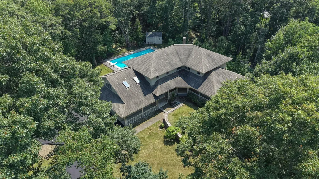 18 Channel View Road Cape Elizabeth ME 04107