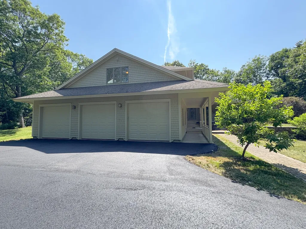 18 Channel View Road Cape Elizabeth ME 04107