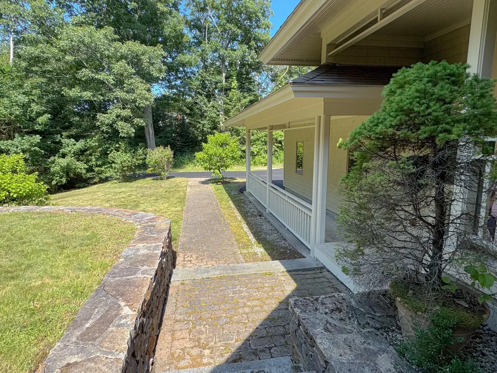 18 Channel View Road Cape Elizabeth ME 04107