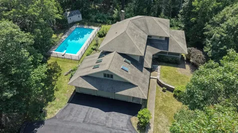 18 Channel View Road Cape Elizabeth ME 04107