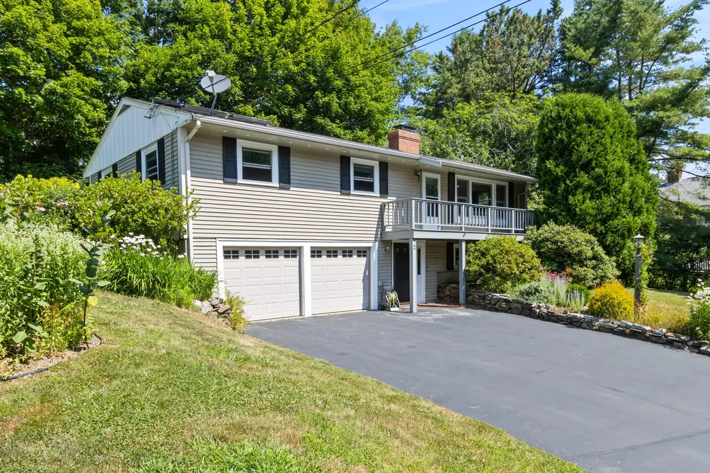 2 Wabun Road Cape Elizabeth ME 04107