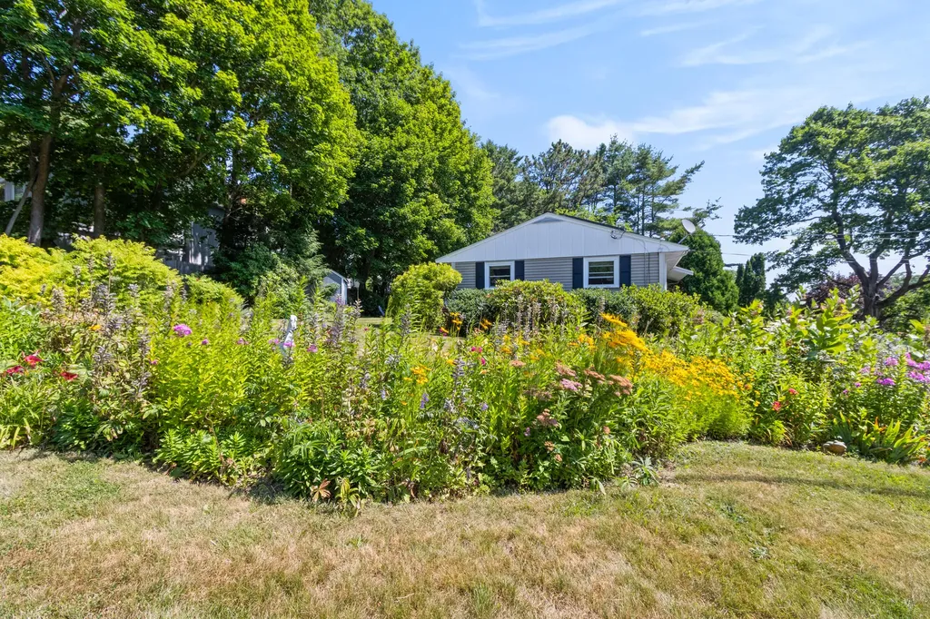 2 Wabun Road Cape Elizabeth ME 04107