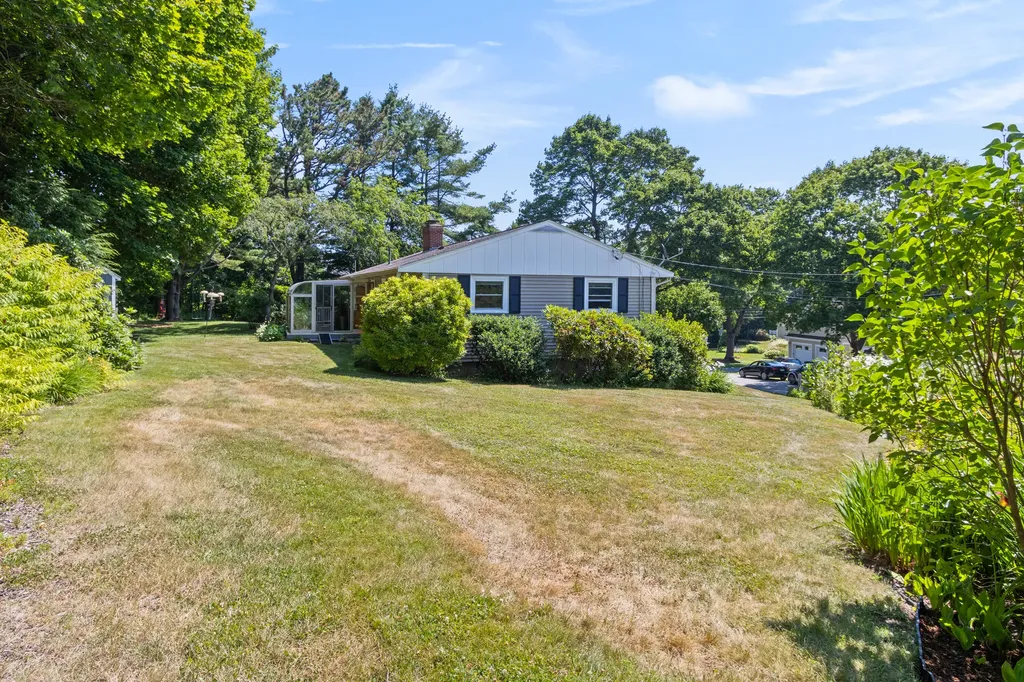 2 Wabun Road Cape Elizabeth ME 04107