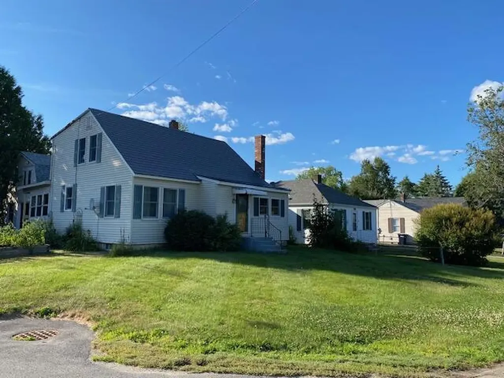 23 17th Street Bangor ME 04401
