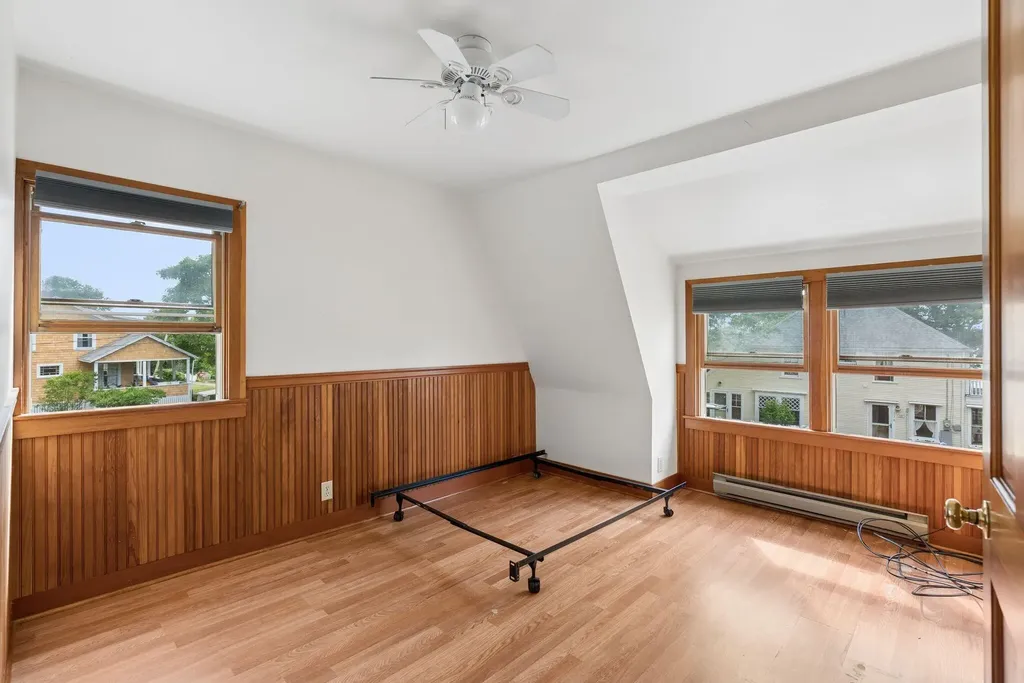137 Island Avenue Long Island ME 04050