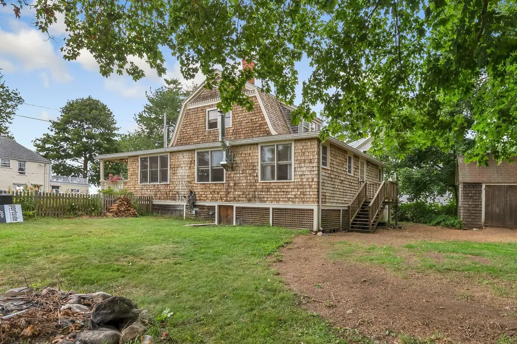 137 Island Avenue Long Island ME 04050