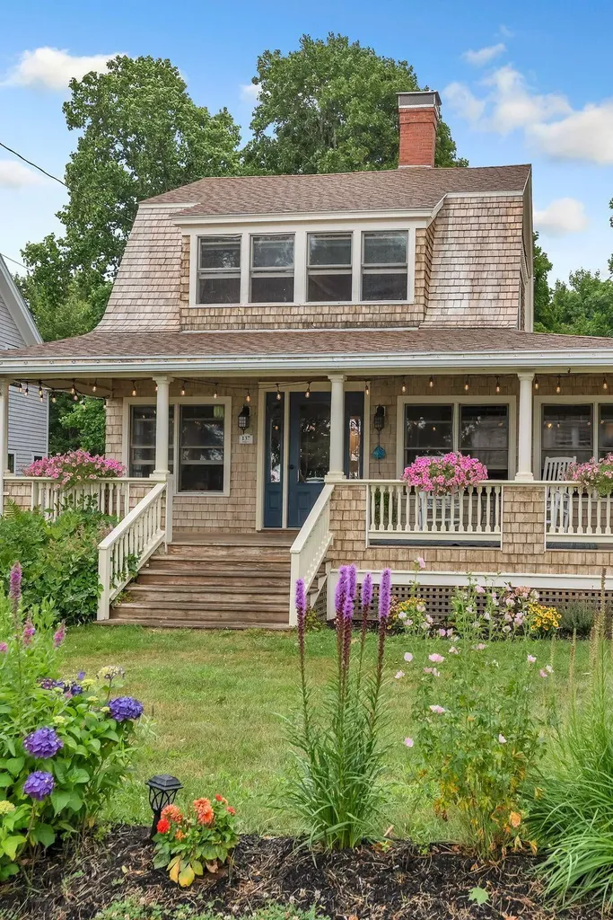 137 Island Avenue Long Island ME 04050