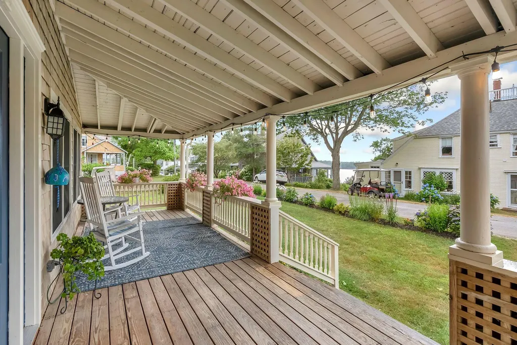 137 Island Avenue Long Island ME 04050
