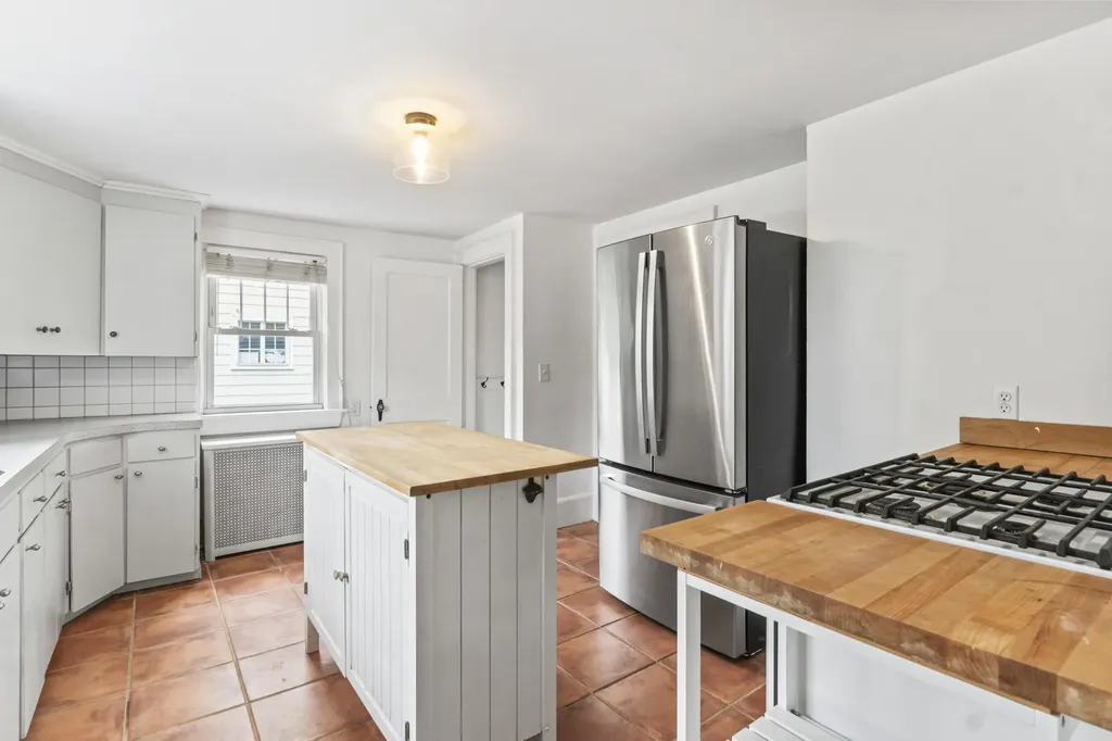 546 Ocean Street South Portland ME 04106