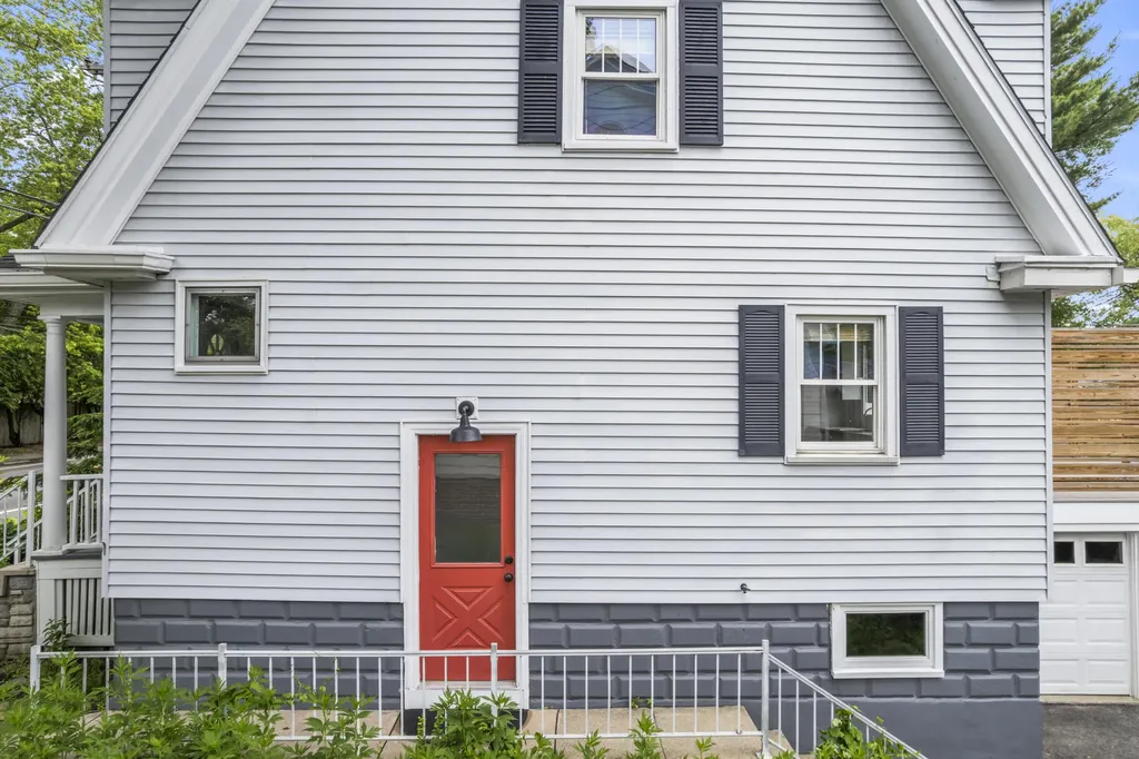 546 Ocean Street South Portland ME 04106