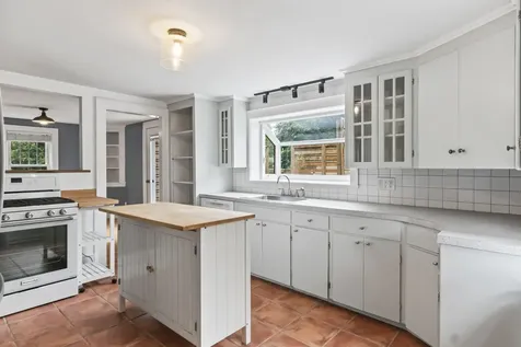 546 Ocean Street South Portland ME 04106
