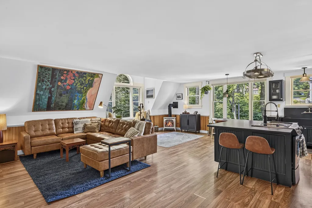 13 Upper Round Pond Road Bristol ME 04539