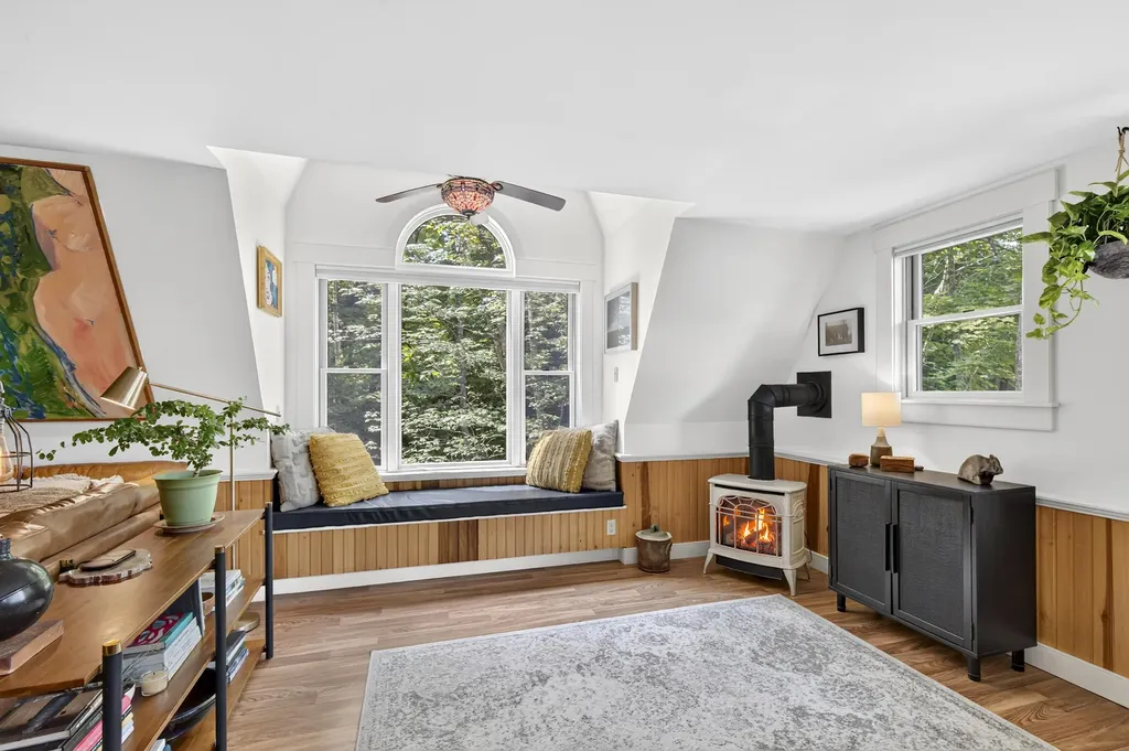 13 Upper Round Pond Road Bristol ME 04539