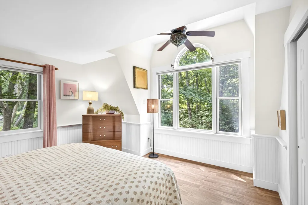 13 Upper Round Pond Road Bristol ME 04539