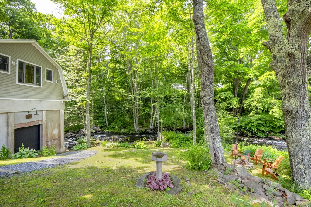 13 Upper Round Pond Road Bristol ME 04539
