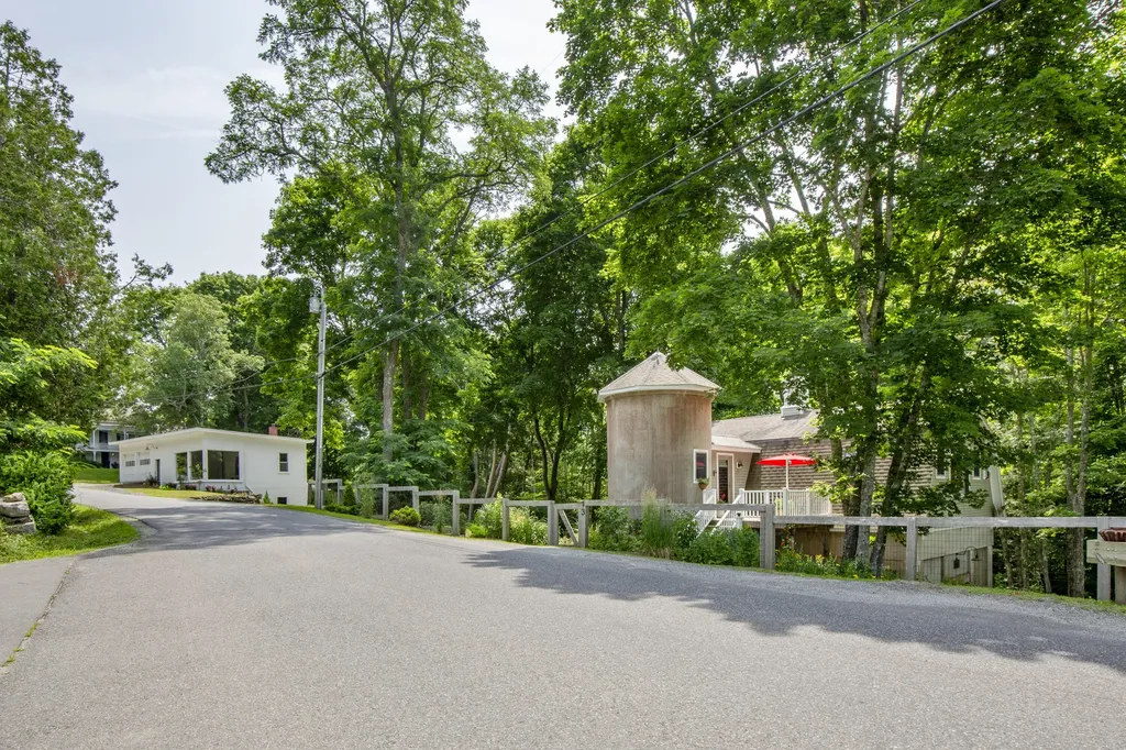 13 Upper Round Pond Road Bristol ME 04539