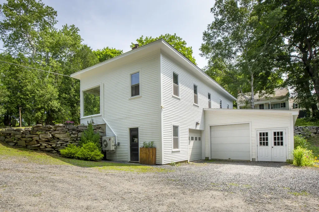 13 Upper Round Pond Road Bristol ME 04539