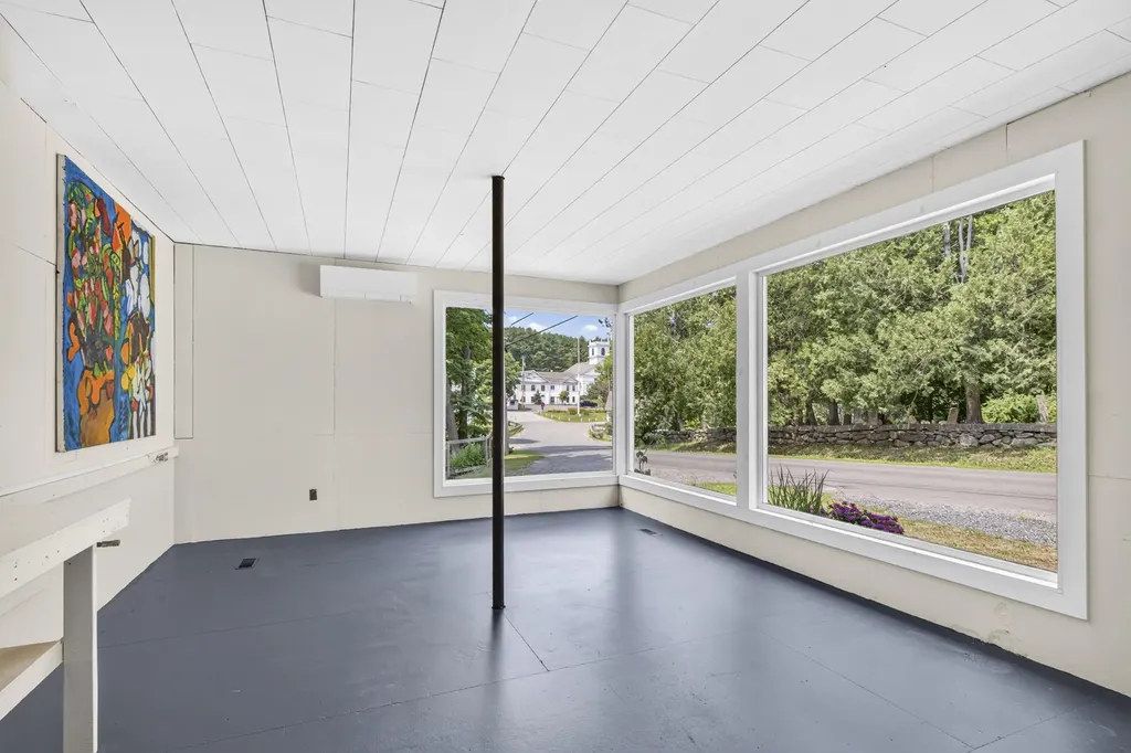 13 Upper Round Pond Road Bristol ME 04539