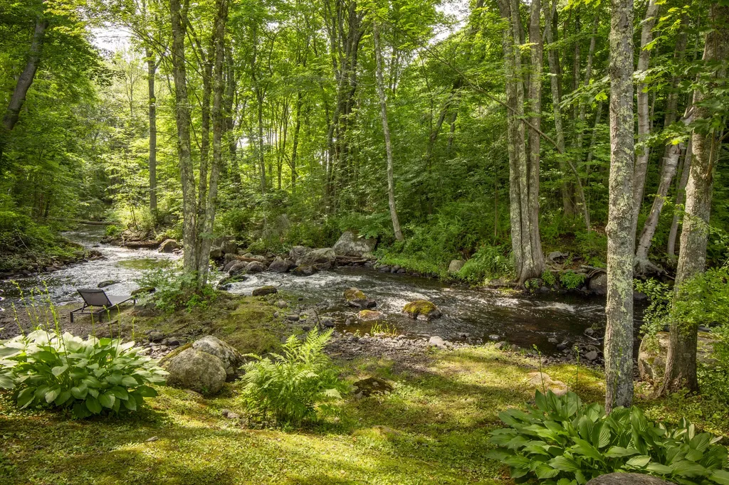 13 Upper Round Pond Road Bristol ME 04539