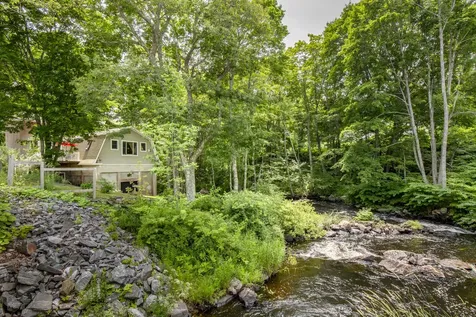 13 Upper Round Pond Road Bristol ME 04539
