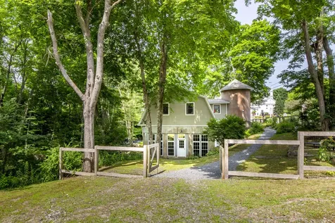 13 Upper Round Pond Road Bristol ME 04539
