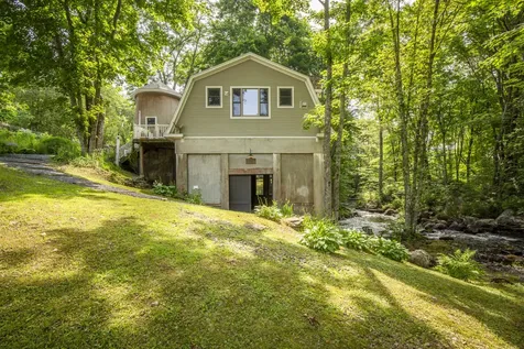 13 Upper Round Pond Road Bristol ME 04539