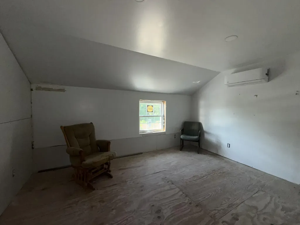 118 Square Road Palmyra ME 04965