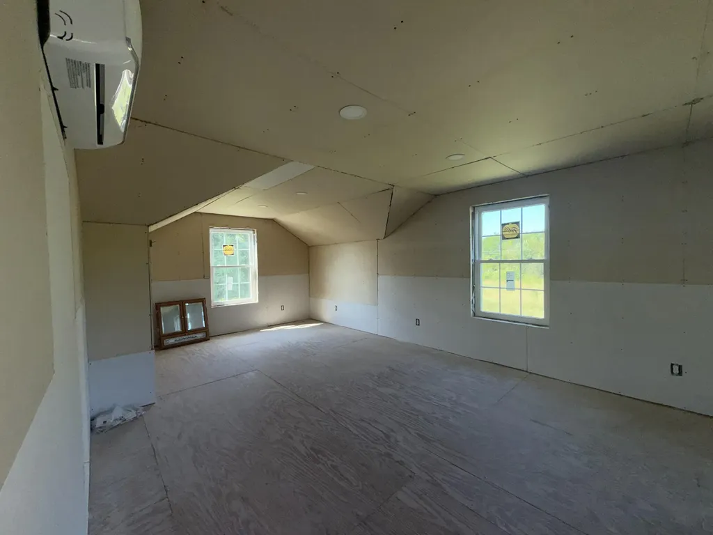 118 Square Road Palmyra ME 04965
