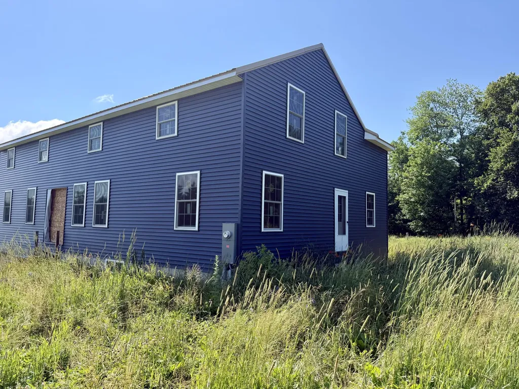 118 Square Road Palmyra ME 04965