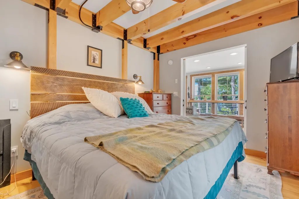 25 Lake Avenue Windham ME 04062