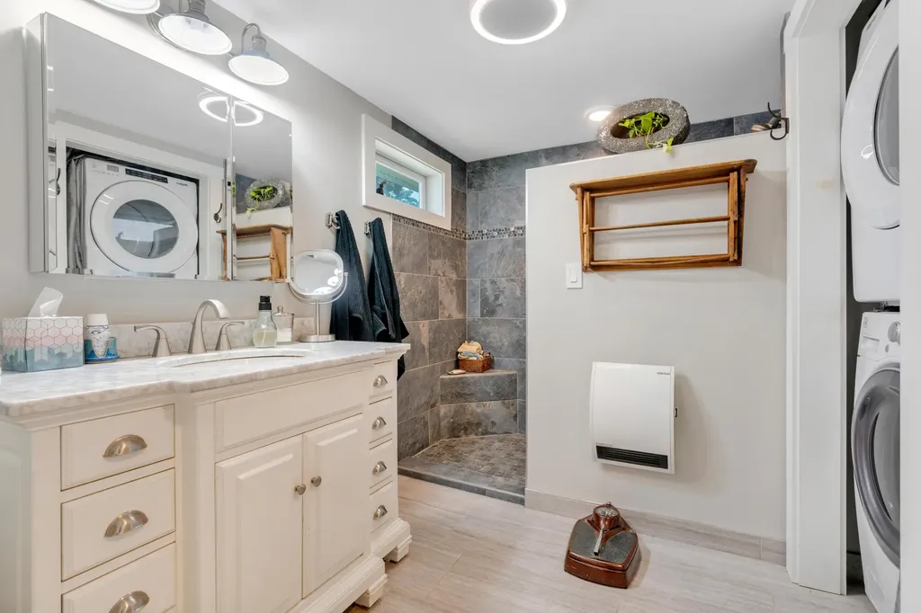 25 Lake Avenue Windham ME 04062