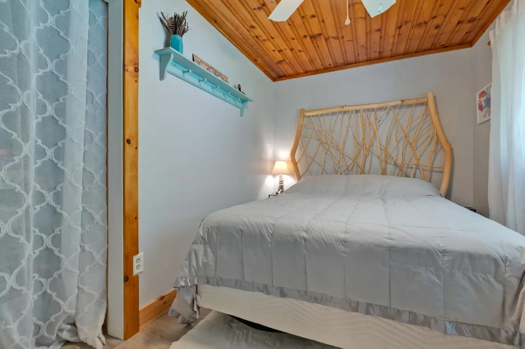 25 Lake Avenue Windham ME 04062