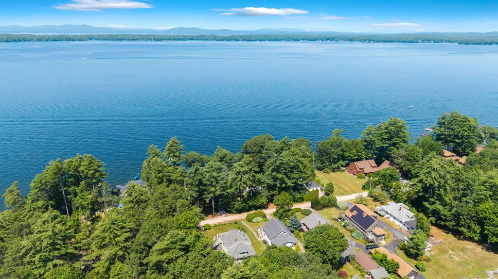 25 Lake Avenue Windham ME 04062