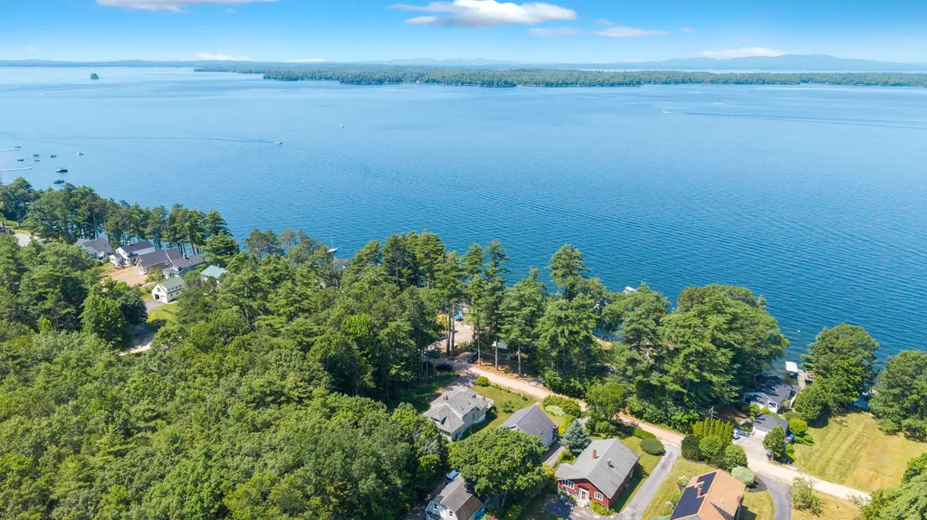 25 Lake Avenue Windham ME 04062