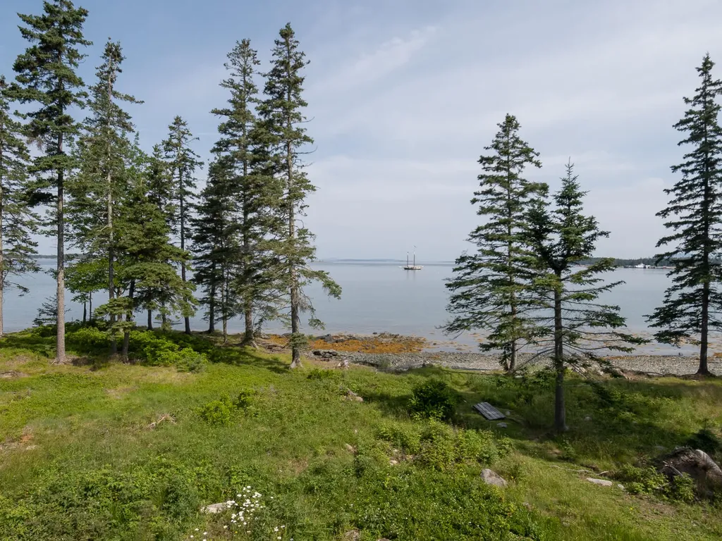 43 Steamboat Road Swans Island ME 04685