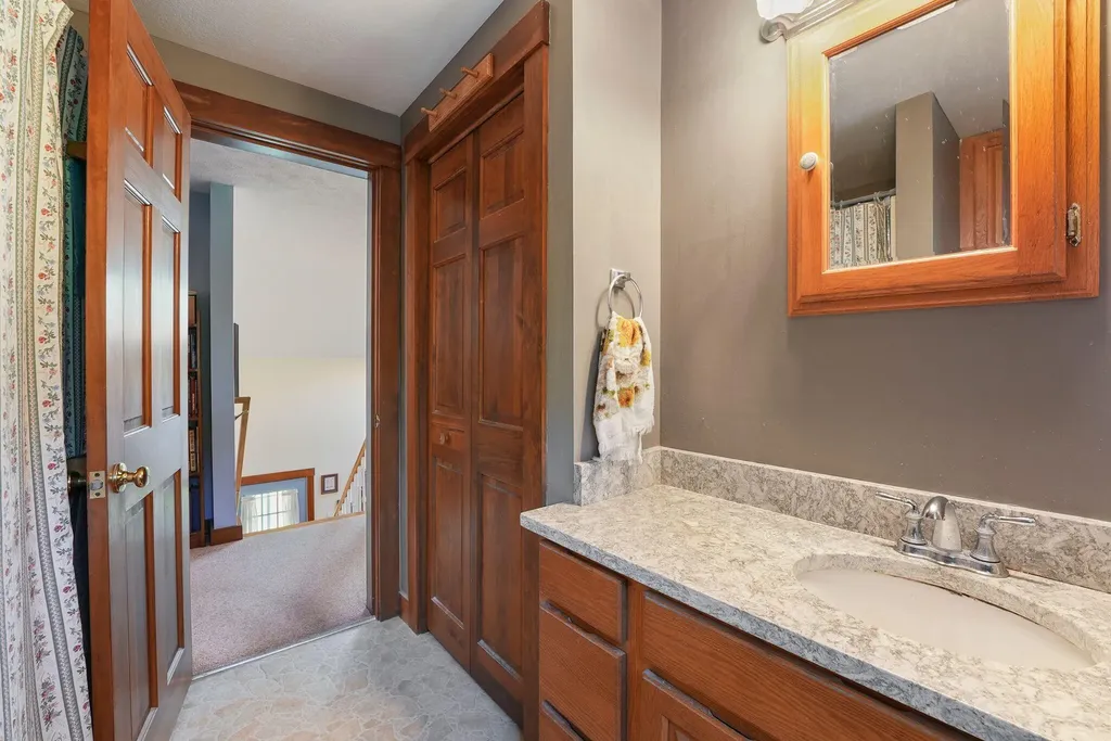 6 Mckenney Lane Kennebunk ME 04043