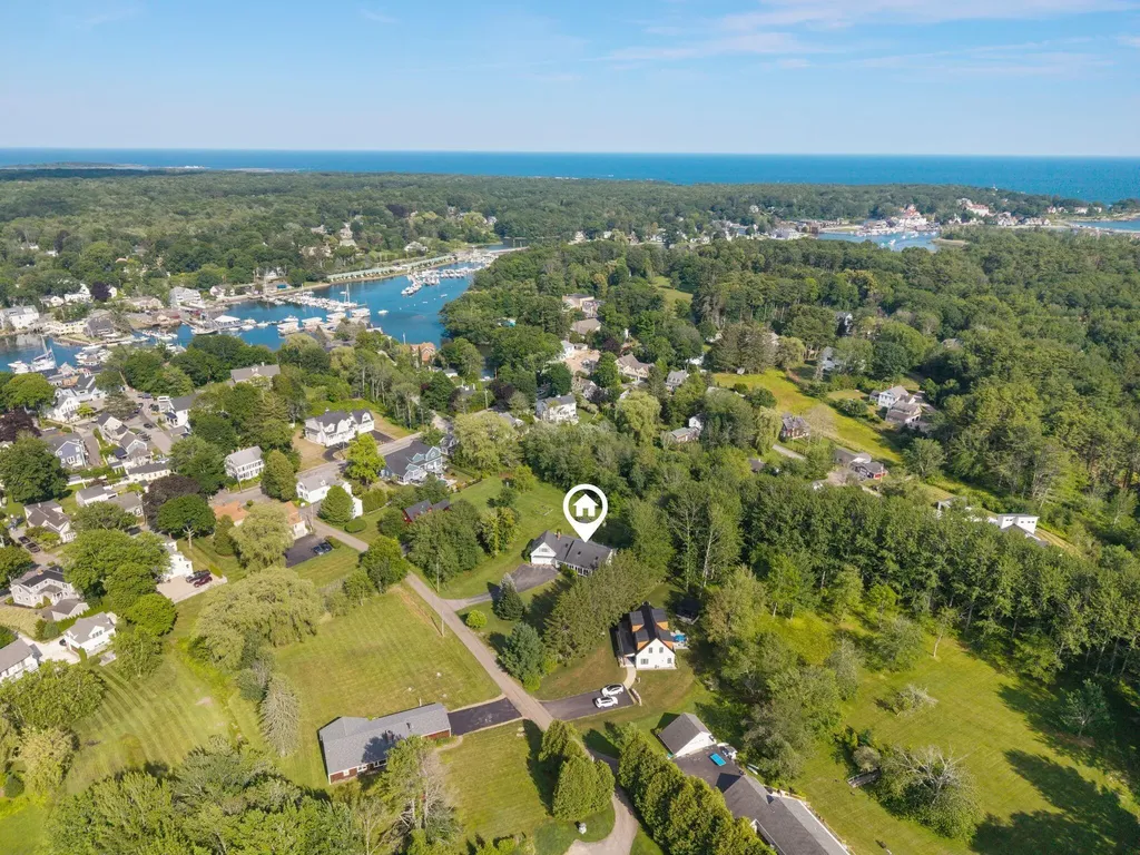 6 Mckenney Lane Kennebunk ME 04043