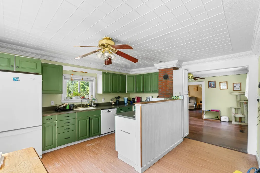 35 Alexander Reed Road Richmond ME 04357