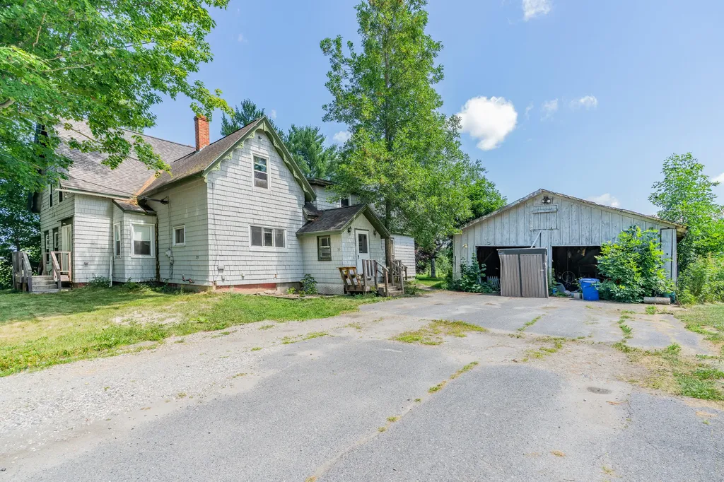 35 Alexander Reed Road Richmond ME 04357